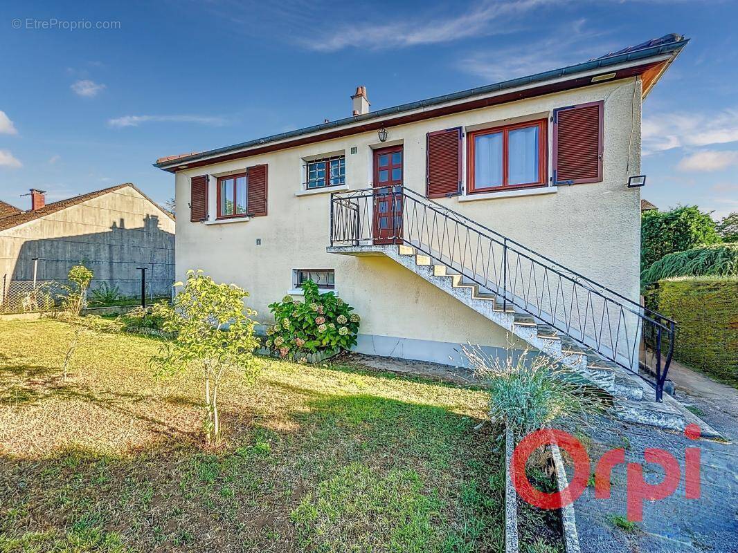 Maison à SAINT-AMAND-MONTROND