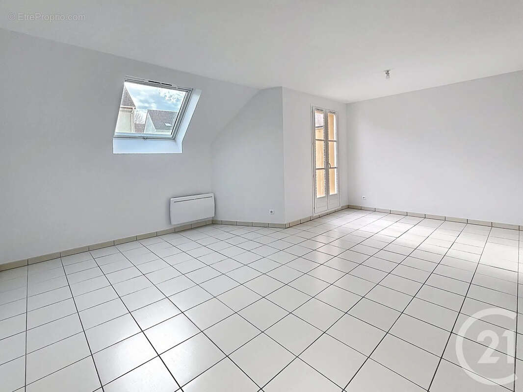 Appartement à BRIE-COMTE-ROBERT
