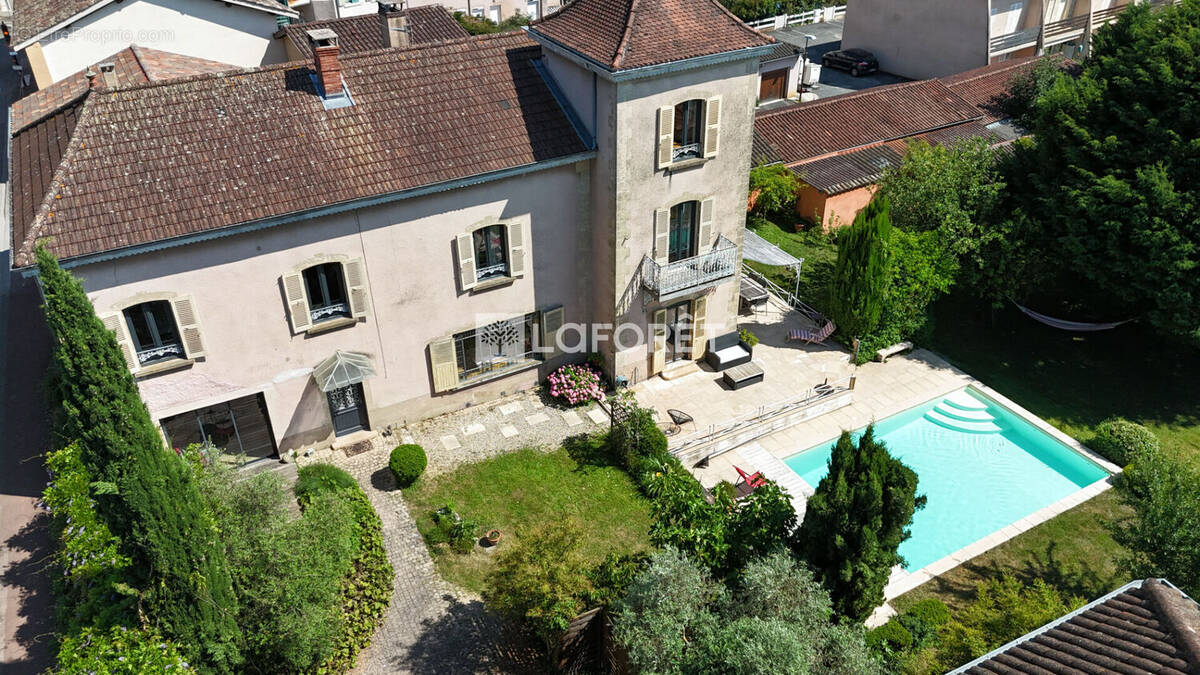 Maison à CHATILLON-SUR-CHALARONNE