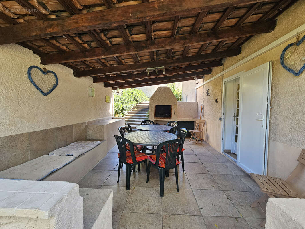 Grande villa de 6 pieces proche du centre-ville de sainte-maxime - photo 16