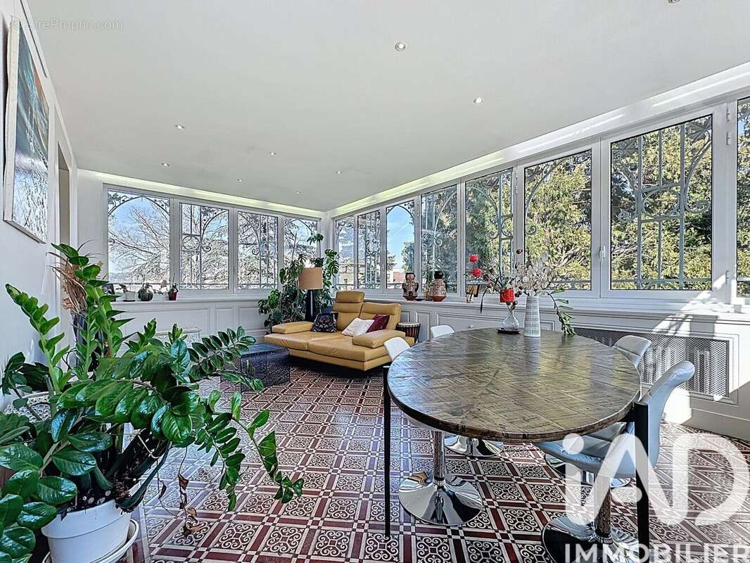 Photo 3 - Appartement à CALUIRE-ET-CUIRE