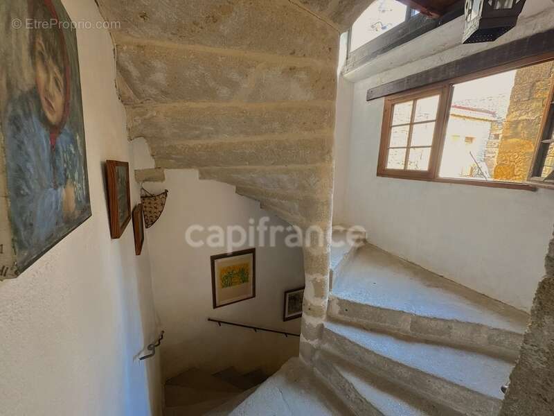 Maison à MEYNES