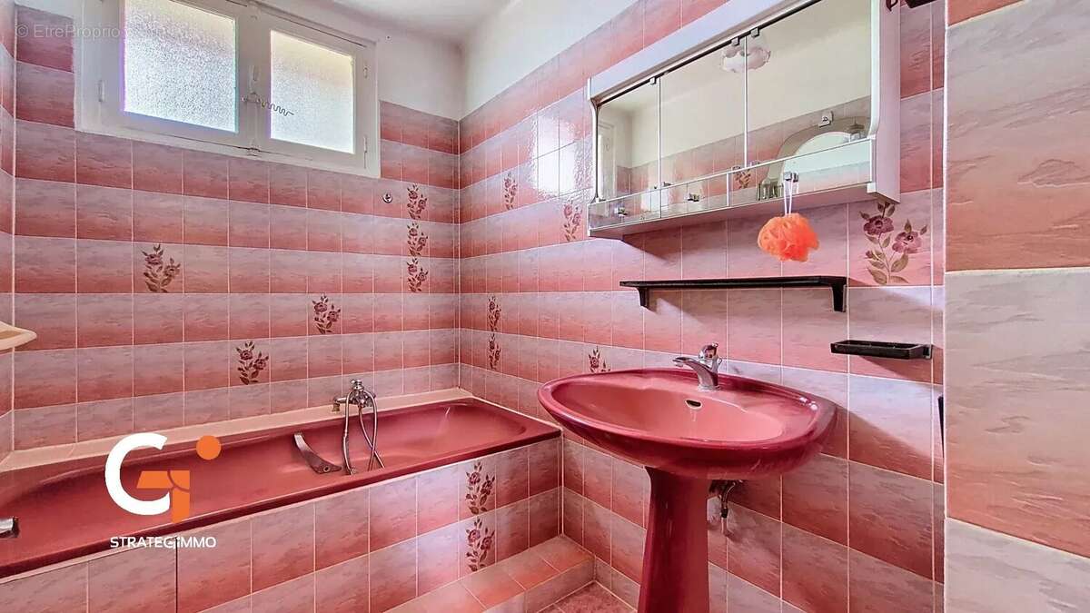 Maison à SAINT-ETIENNE-DU-ROUVRAY