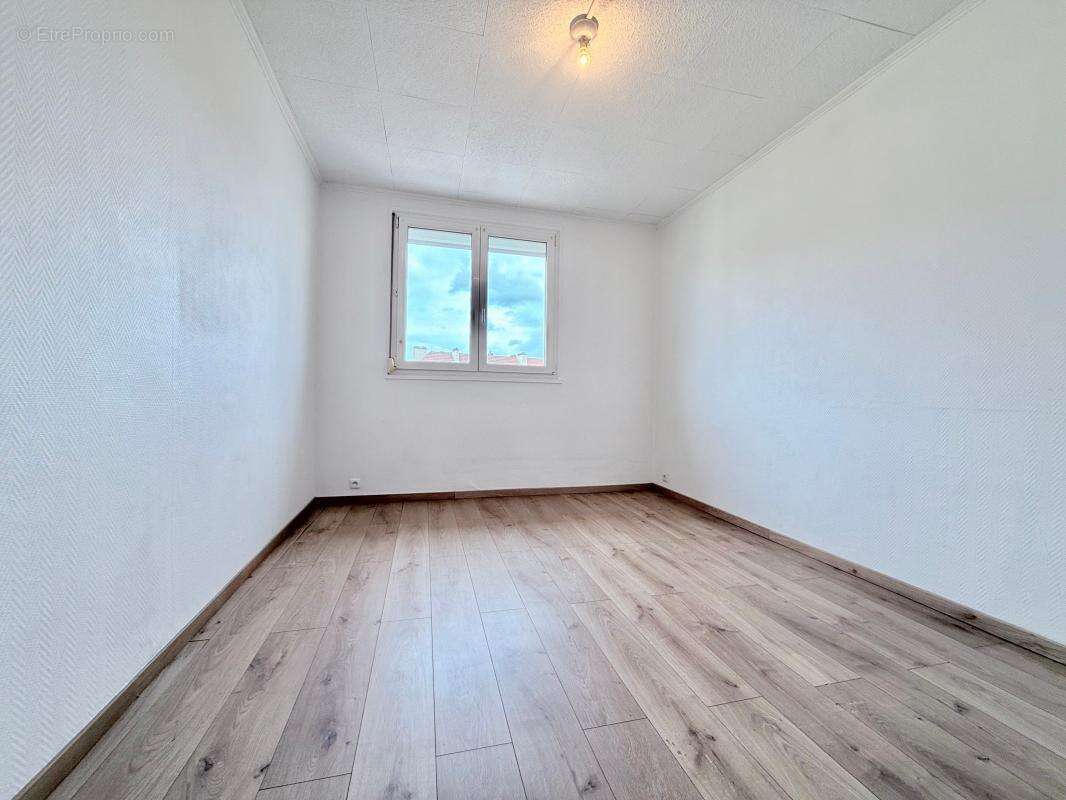 Appartement à CHENOVE