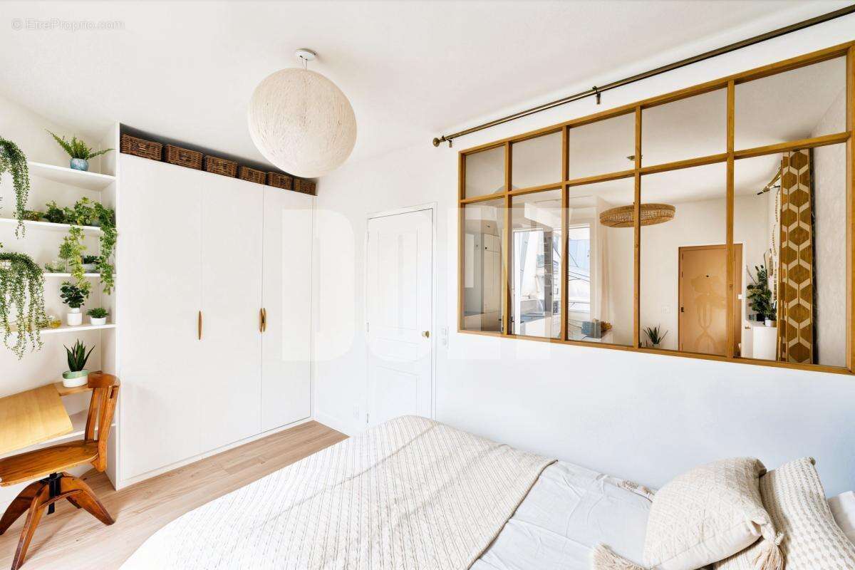 Appartement à PARIS-8E