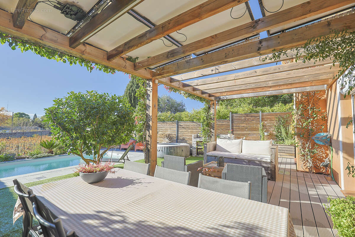 Maison à PUGET-VILLE