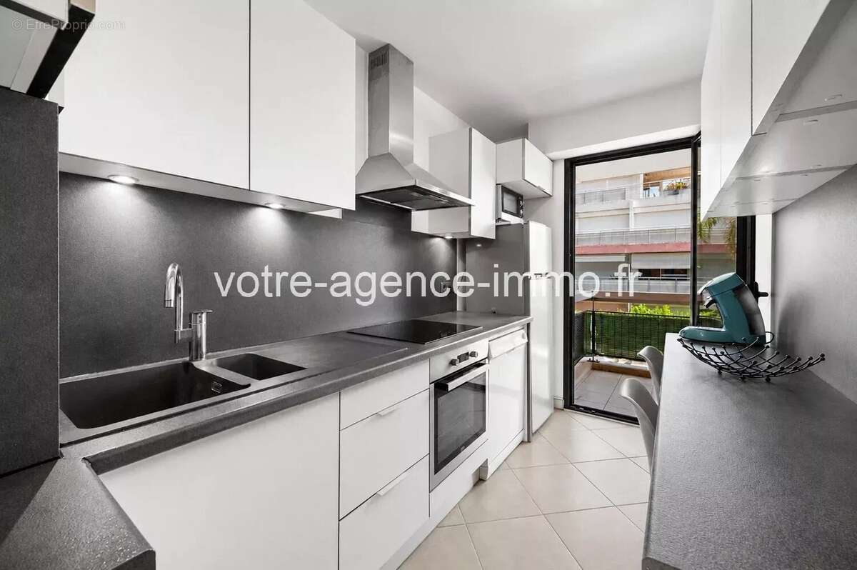 Appartement à VILLENEUVE-LOUBET