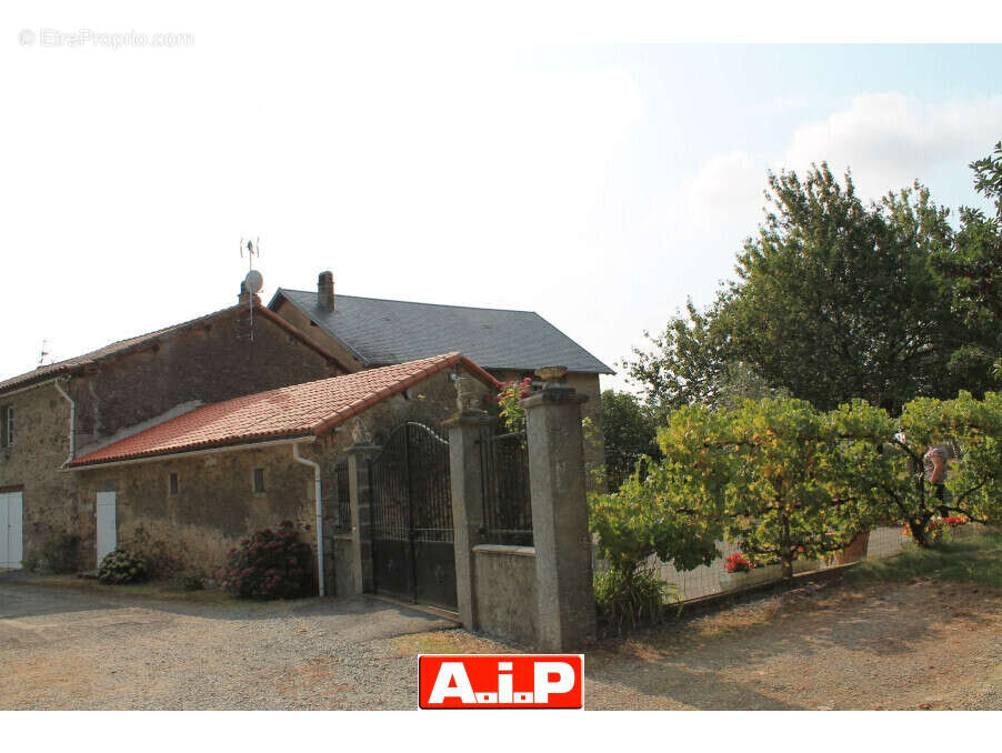 Maison à SAINT-HILAIRE-DE-VOUST