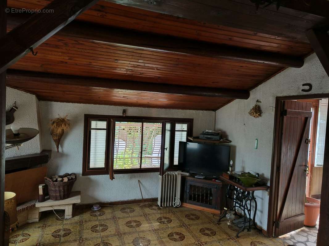 Maison à LE PUY-SAINTE-REPARADE