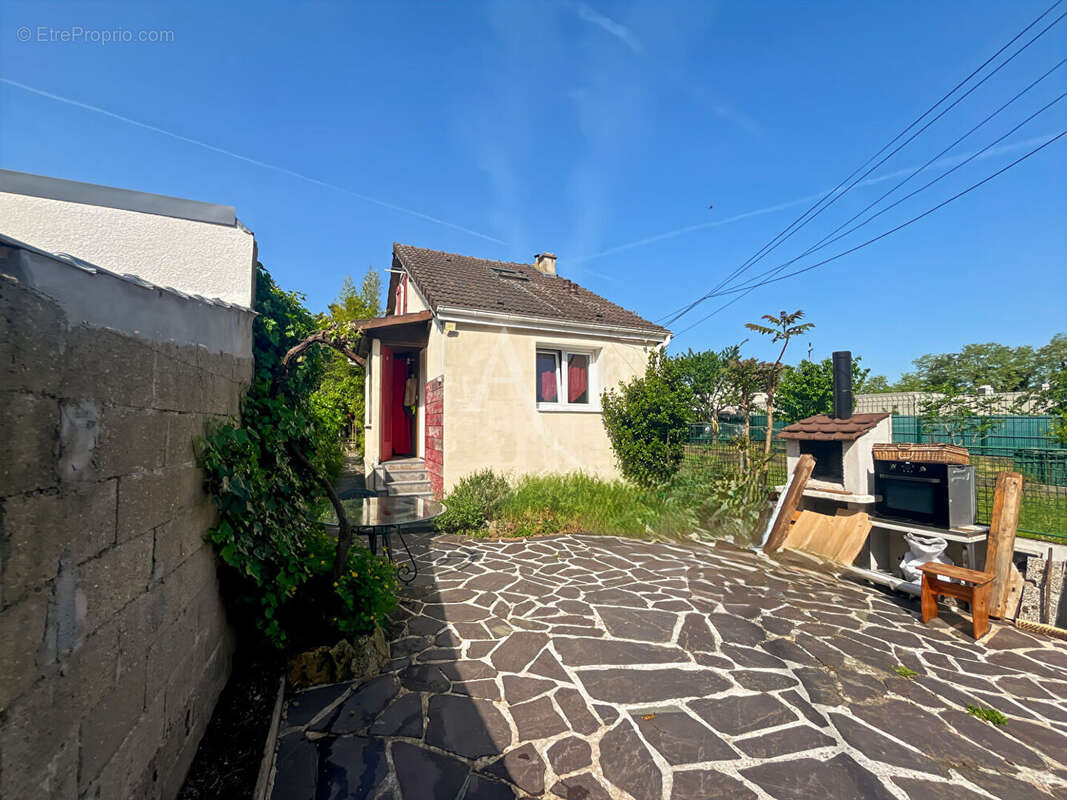 Maison à LES MUREAUX