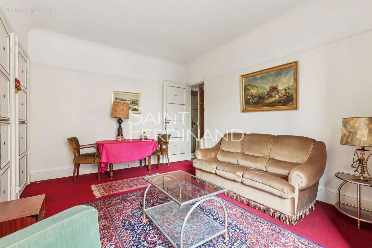 Appartement à NEUILLY-SUR-SEINE