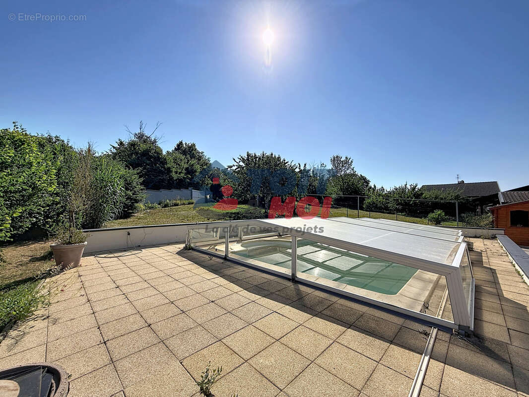 Maison d’exception sur les hauteurs de Vesoul   Vue lac, piscine couverte et grands volumes - photo 2