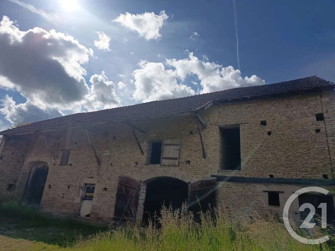 Maison à FONTENAY-PRES-VEZELAY