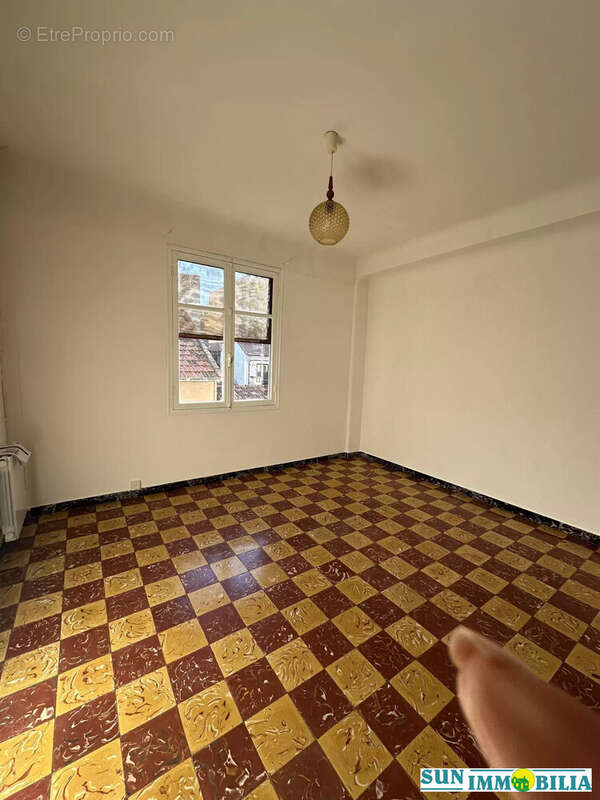 Maison à SAINT-LAURENT-DU-VAR