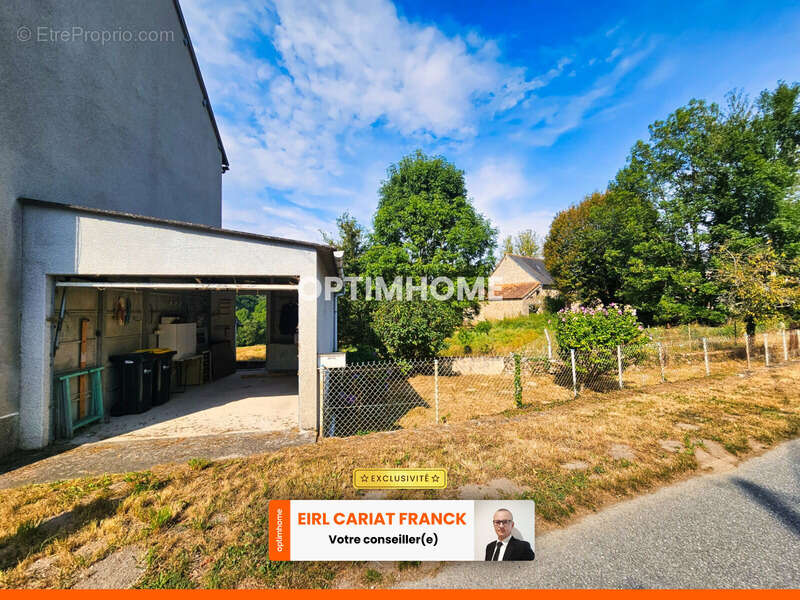Maison à SAINT-ETIENNE-DE-FURSAC