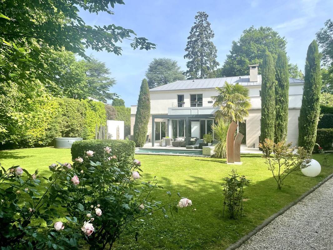 Photo 1 - Maison à LA CELLE-SAINT-CLOUD
