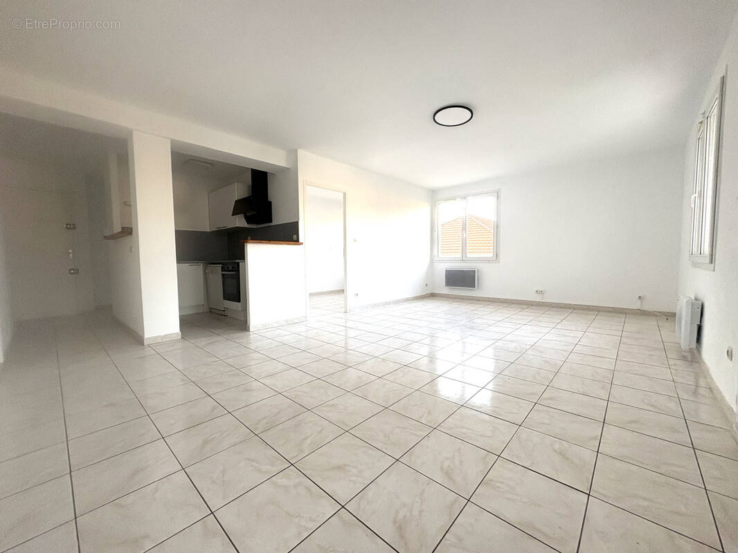 Appartement à LAMALOU-LES-BAINS