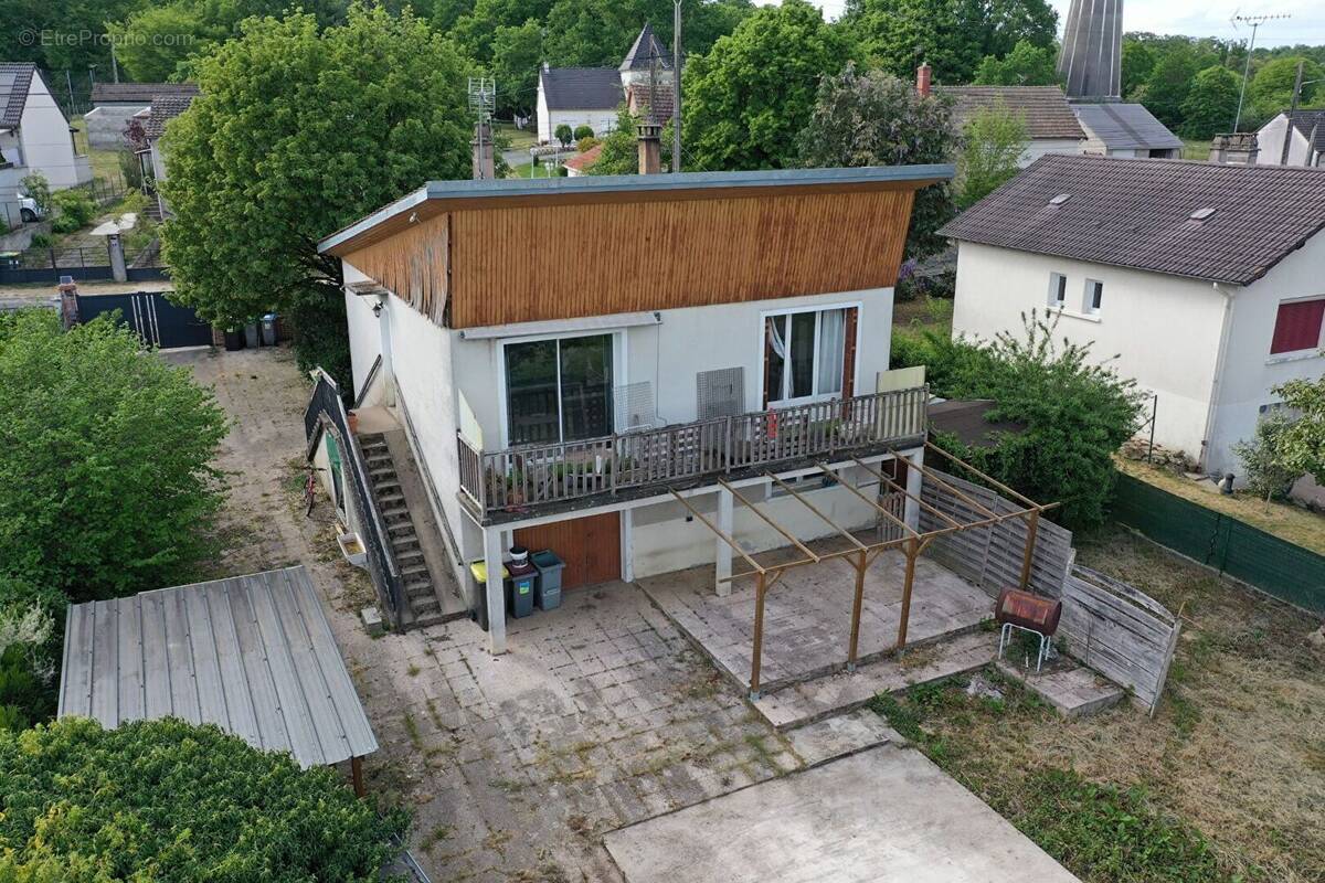 Maison à JOUET-SUR-L'AUBOIS