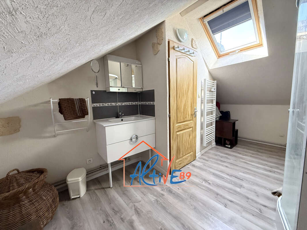 Maison divisée en deux logements   Idéal investissement ou projet familial à Valravillon - photo 16