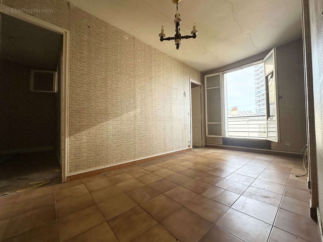 Appartement à PARIS-18E