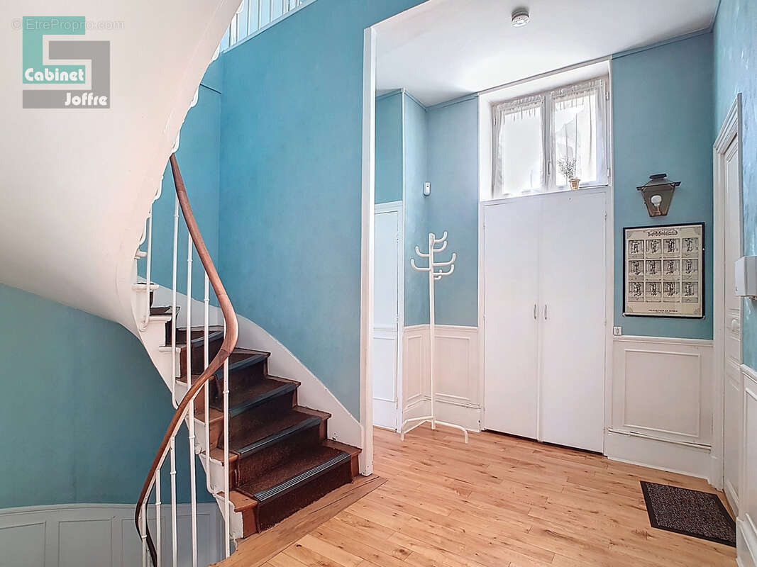 Maison à FONTAINEBLEAU