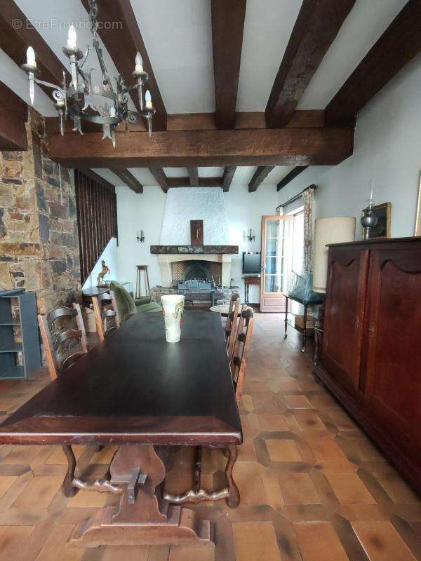 Maison de caractere avec garage - photo 3