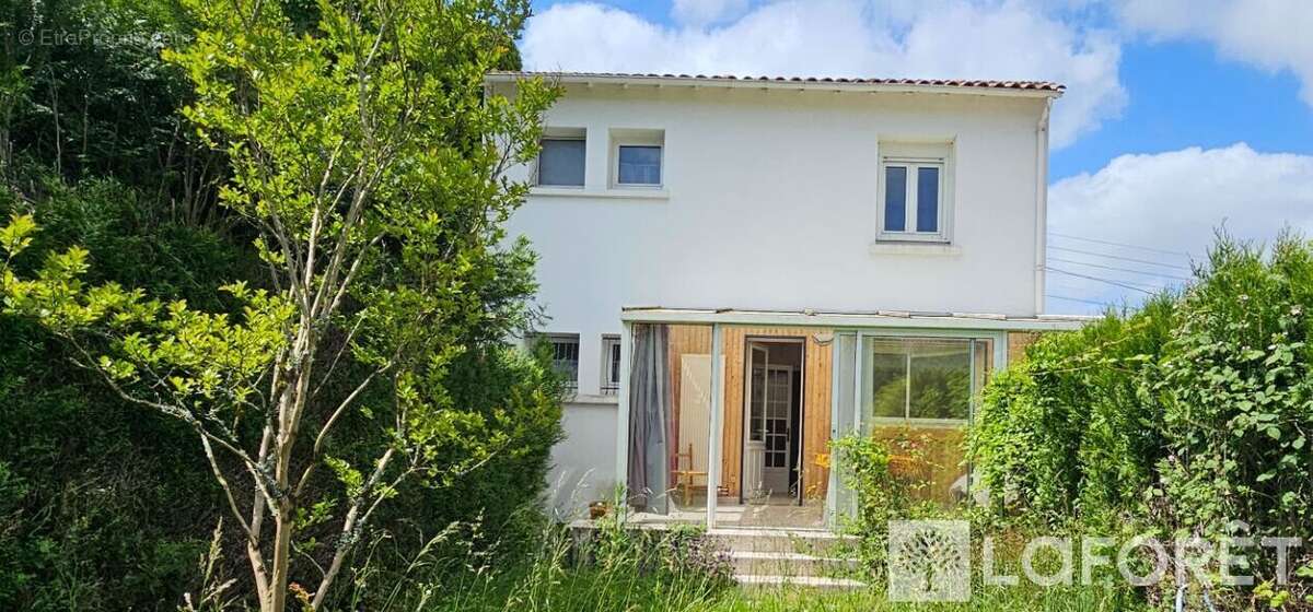 Maison à SAINTES