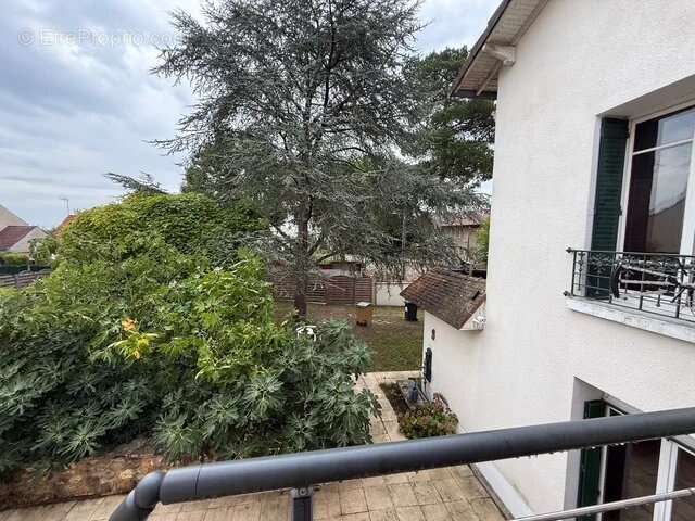 Maison à OLLAINVILLE