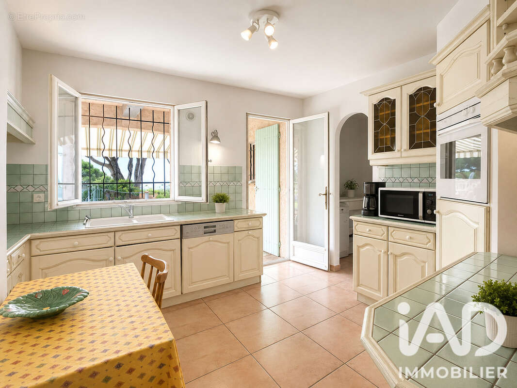 Maison 138 m² à Sainte-Maxime  - photo 6
