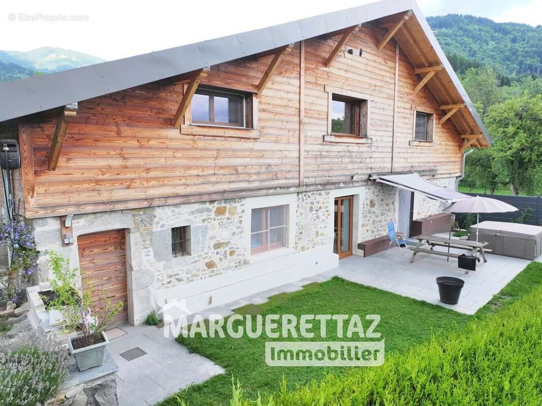 Maison à ONNION