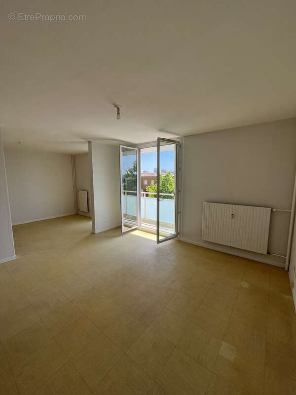 Appartement à PORT-DE-BOUC