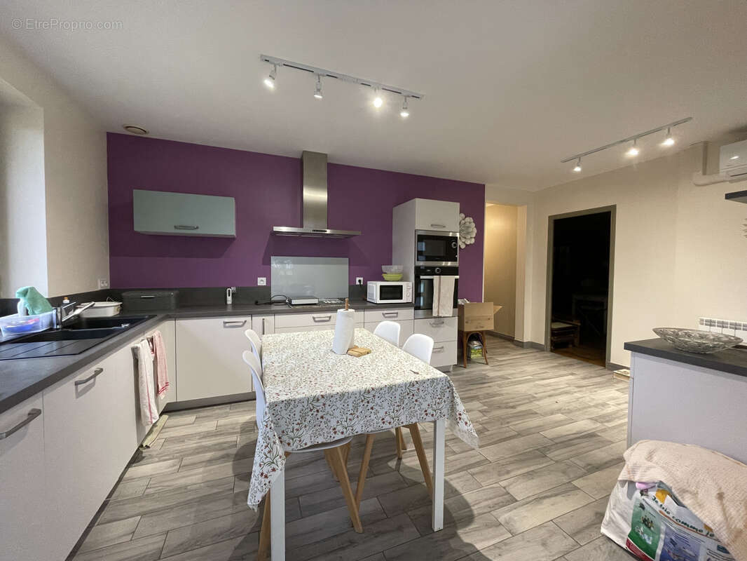 Maison à SAINT-GEORGES-BUTTAVENT