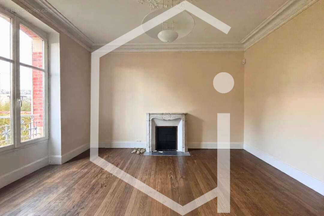 Maison à COSNE-COURS-SUR-LOIRE