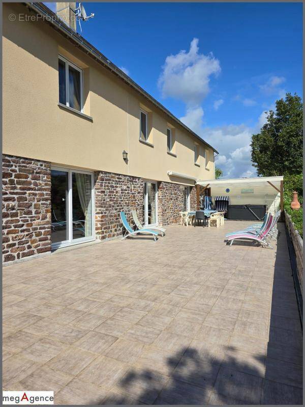 Longère 220 m², 10 pièces sur 2540 m² de terrain - photo 17