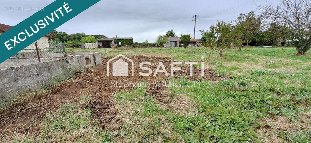 Photo 2 - Terrain à LE CHAY