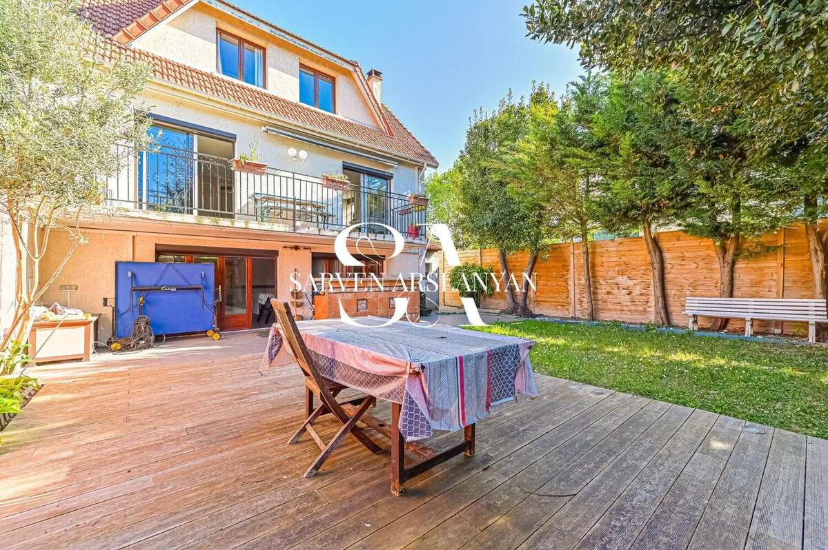 Maison 237 m² à Alfortville  - photo 3