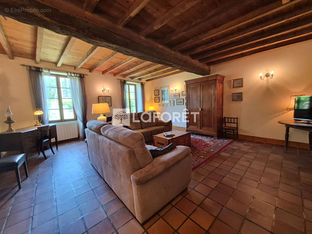 Maison à MIRAMBEAU