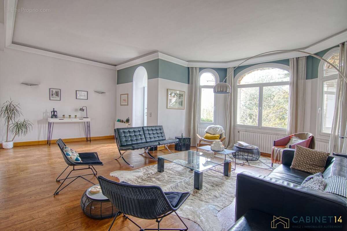 Séjour 3 - Maison à VIROFLAY