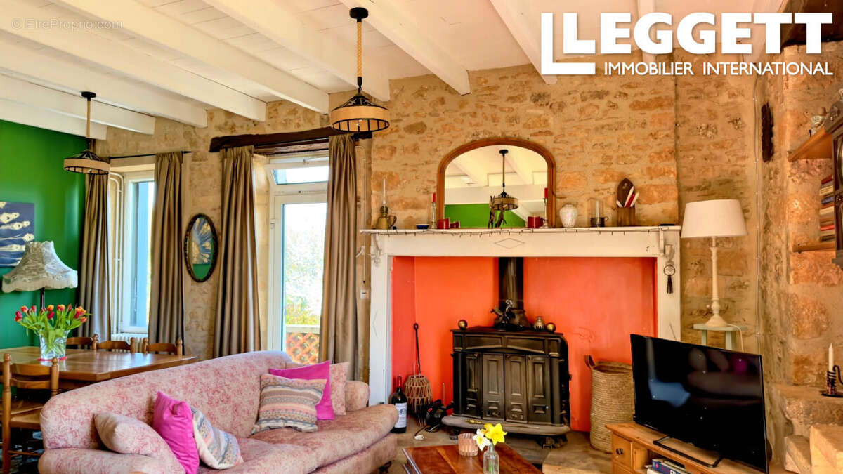 Maison en pierre de caractère avec 3 chambres et une maison d’amis, située à la lisière d’un village très pris - photo 4