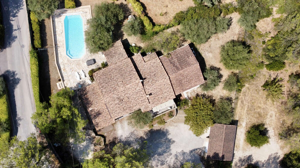Maison à SOLLIES-TOUCAS