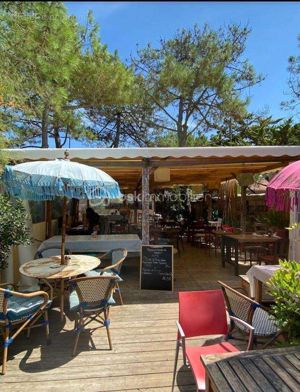 Commerce à SAINT-JULIEN-EN-BORN