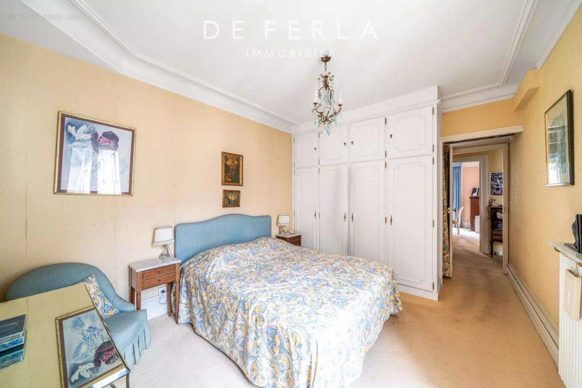 Appartement à PARIS-7E