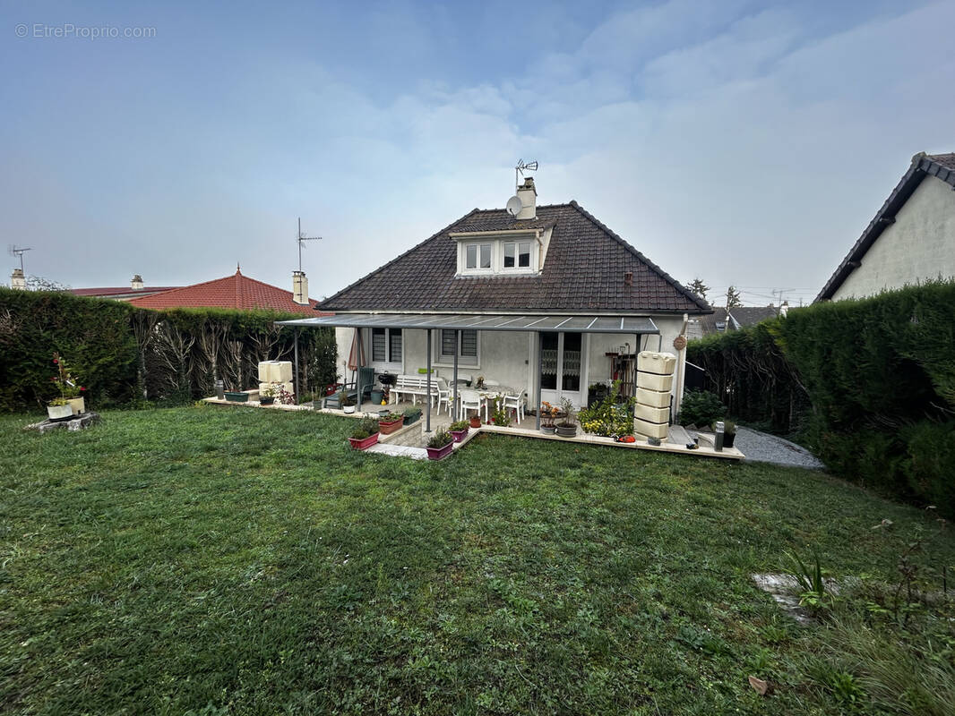 Maison à BONNIERES-SUR-SEINE
