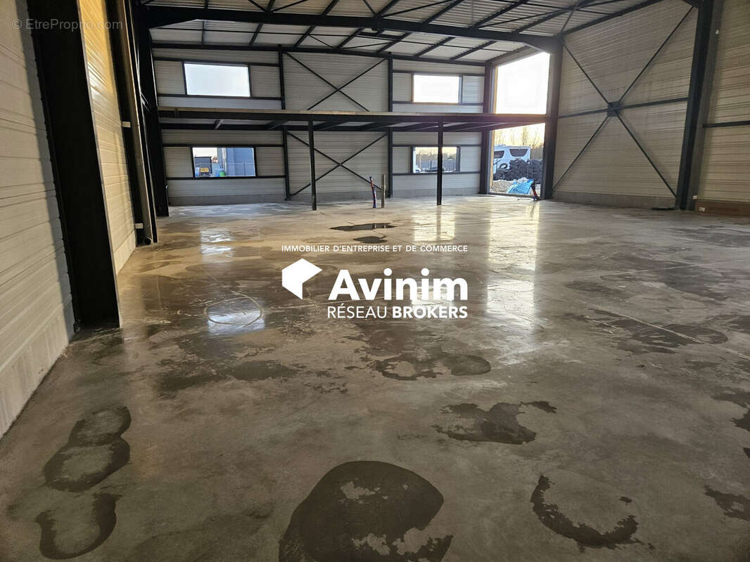 Commerce à ROCHEFORT-SUR-NENON