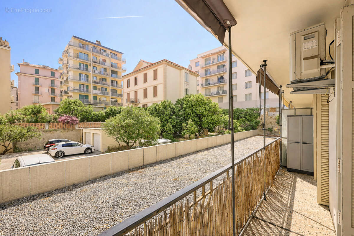 Appartement T3 lumineux avec terrasses - entrée centre-ville ? potentiel + aides ORELI (double vitrage & clim) - photo 7