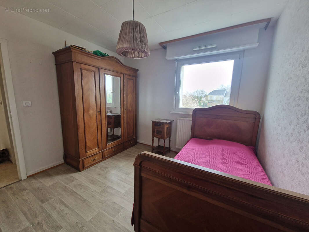 À vendre   F2 de 45 m2 avec loggia   Fort potentiel locatif   Saint-Louis - photo 6