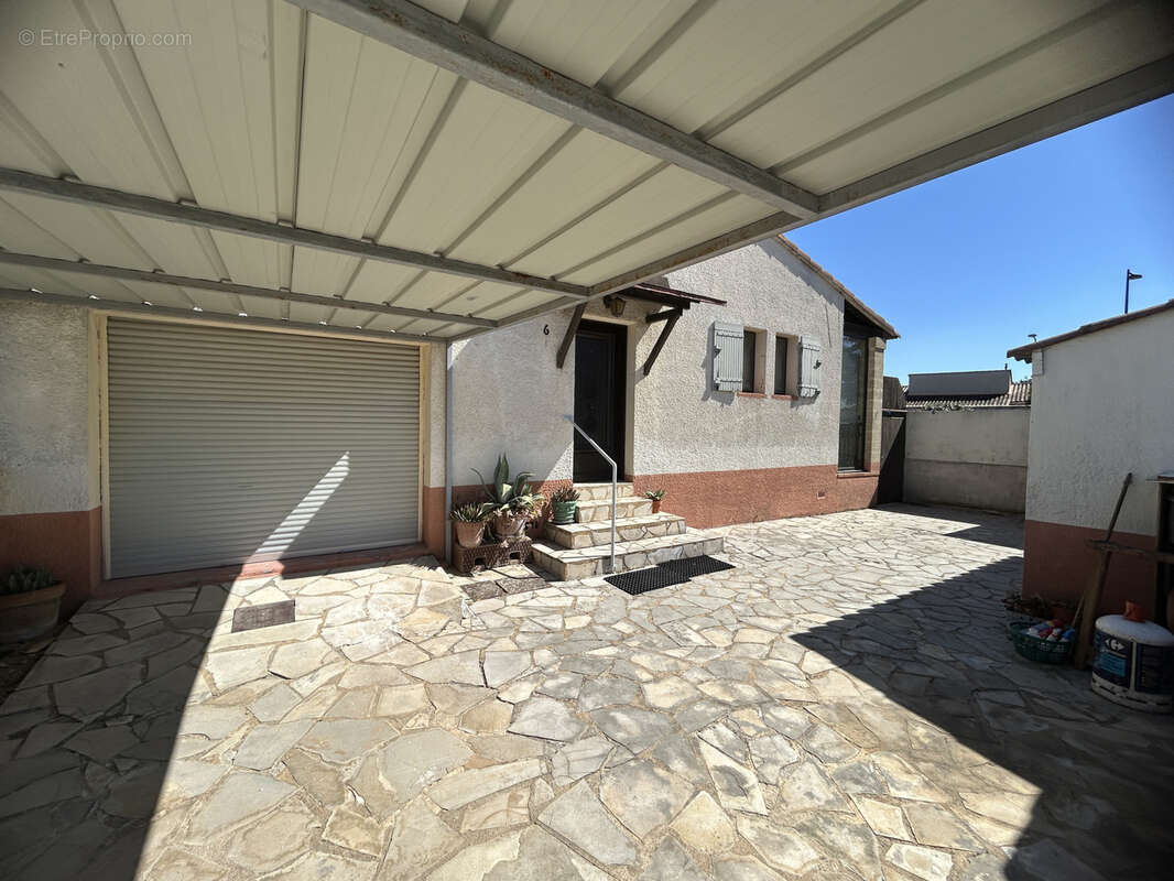 Maison à SAINT-QUENTIN-LA-POTERIE