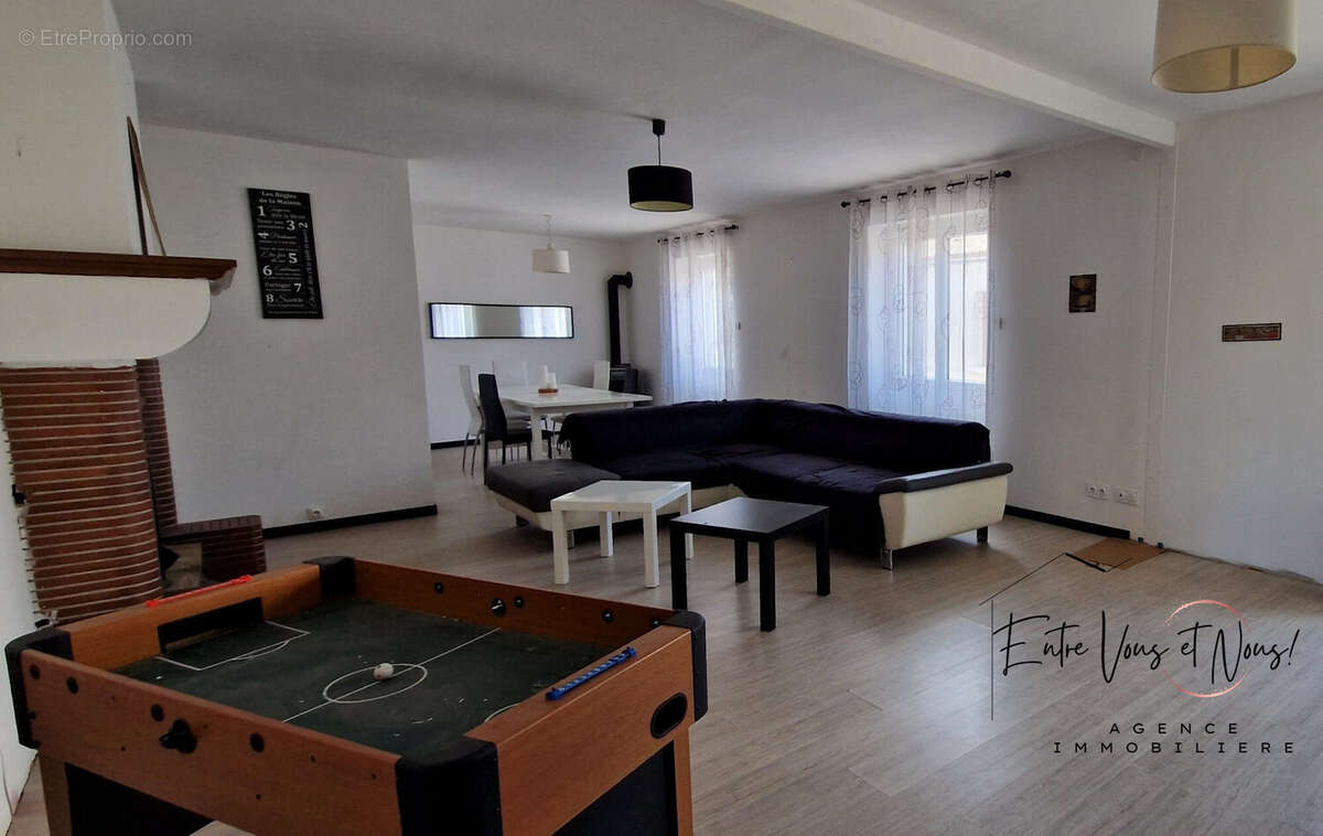 Maison 242 m² à Saint-Symphorien  - photo 3