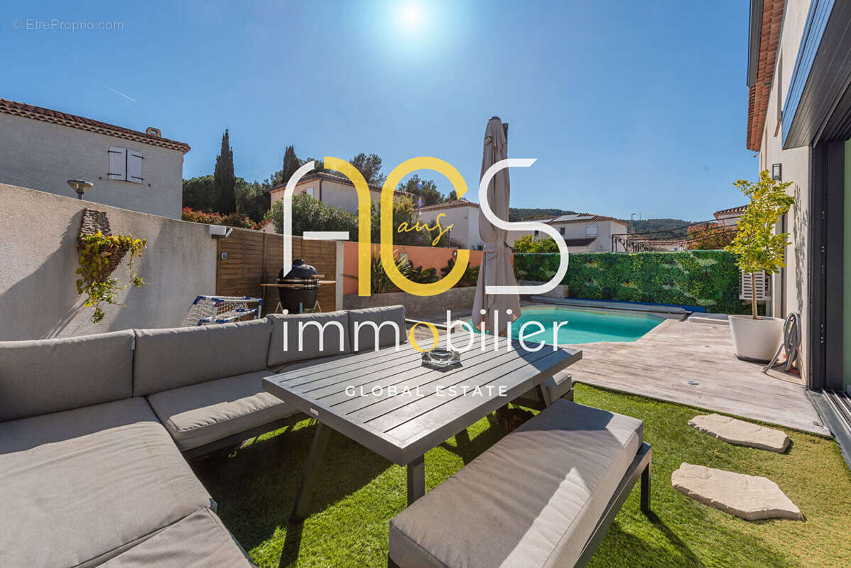 Maison à CHATEAUNEUF-LES-MARTIGUES