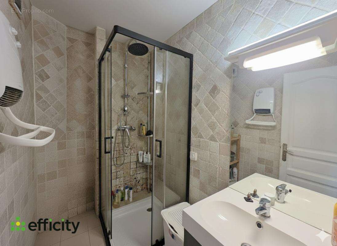 Appartement à VINON-SUR-VERDON